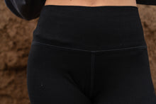 Cargar imagen en el visor de la galería, Calzas Deportivas - Negras