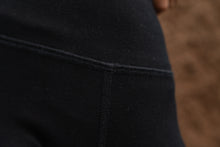 Cargar imagen en el visor de la galería, Calzas Deportivas - Negras