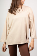 Cargar imagen en el visor de la galería, Polera Olivia Manga 3/4 - Beige