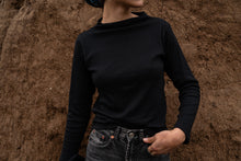 Cargar imagen en el visor de la galería, Polera Magnolia - Invierno