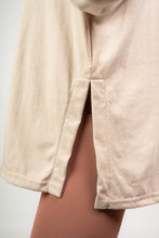 Cargar imagen en el visor de la galería, Polera Olivia Manga 3/4 - Beige
