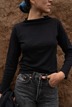 Cargar imagen en el visor de la galería, Polera Magnolia - Invierno
