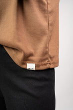 Cargar imagen en el visor de la galería, Polera Magnolia - Habano
