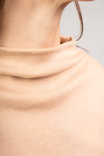 Cargar imagen en el visor de la galería, Polera Magnolia - Latte
