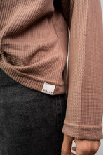 Cargar imagen en el visor de la galería, Poleron Waffle Sin Tajos
