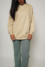Cargar imagen en el visor de la galería, Poleron Oversize - Beige
