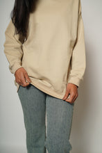 Cargar imagen en el visor de la galería, Poleron Oversize - Beige
