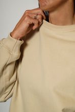 Cargar imagen en el visor de la galería, Poleron Oversize - Beige
