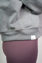 Cargar imagen en el visor de la galería, Poleron Crop - Gris Oscuro Jaspeado
