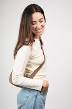 Cargar imagen en el visor de la galería, Camiseta Manga Larga - Crema
